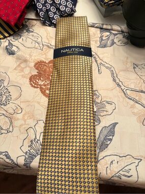 Nautica Gold and Navy Textured Geometric Silk Tie